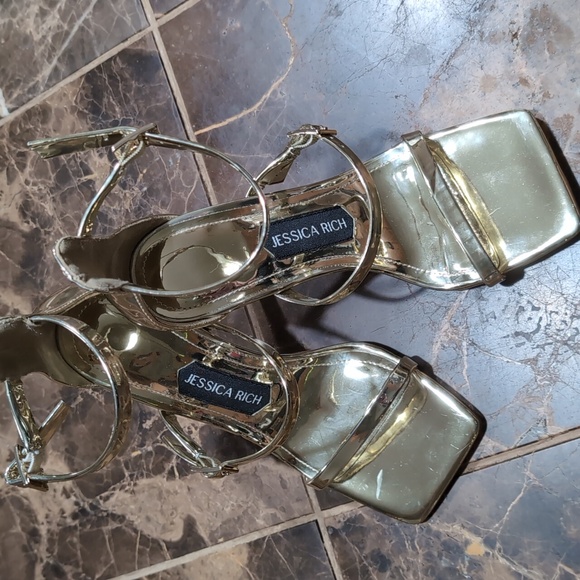 Jessica Rich. Gold Strappy Heels with High Slender Heel - Picture 2 of 7